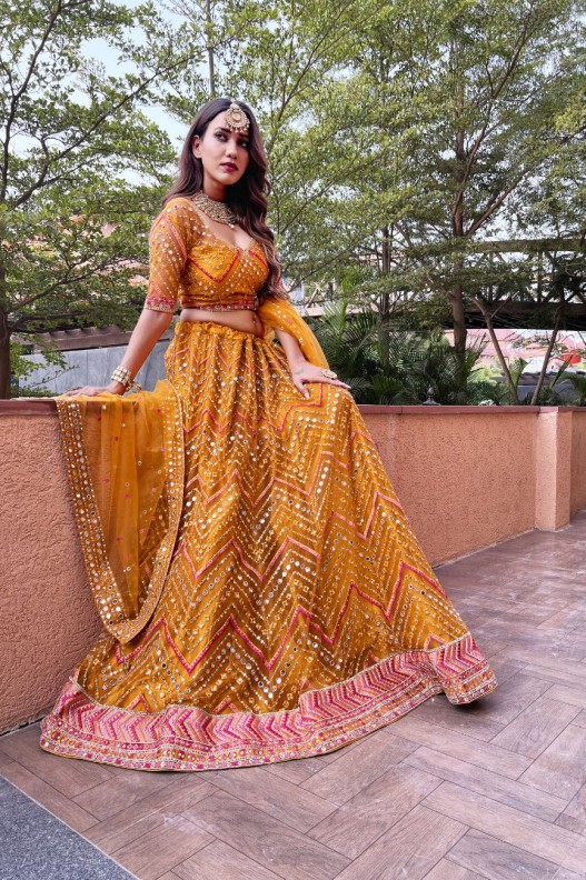 Madhuri Dixit in ₹1 lakh phulkari lehenga proves why she is queen of  elegance | Fashion Trends - Hindustan Times