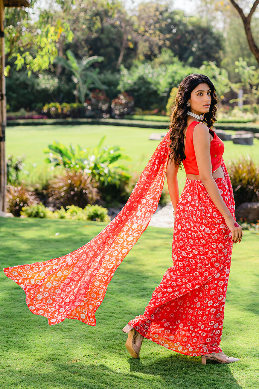 Cherry Red Organza Embroidered Saree Set Design by Kalighata at Pernia's  Pop Up Shop 2024